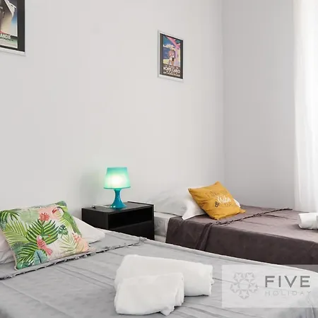 Gioia Five Stars House *