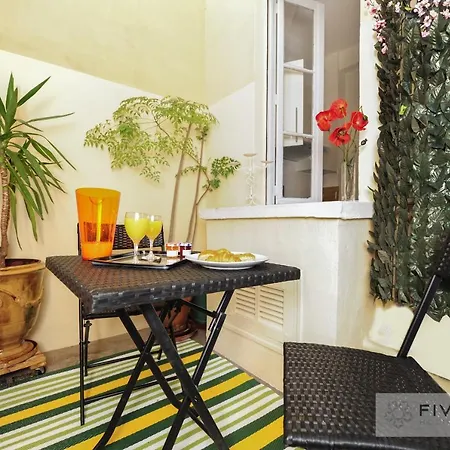 Gioia Five Stars House Nice