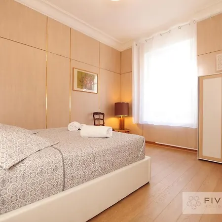 Gioia Five Stars House *