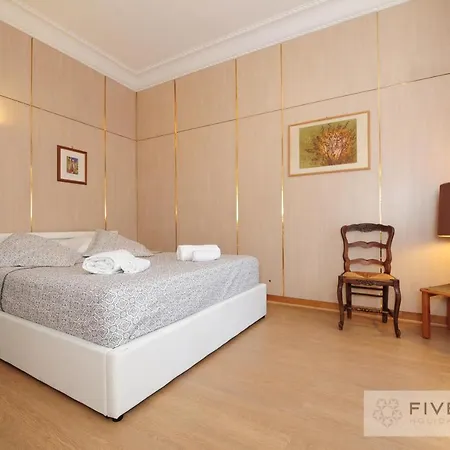 Gioia Five Stars House