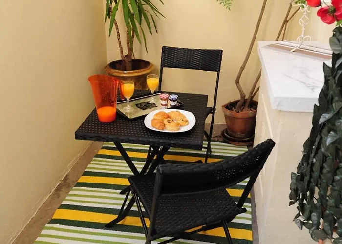Gioia Five Stars House