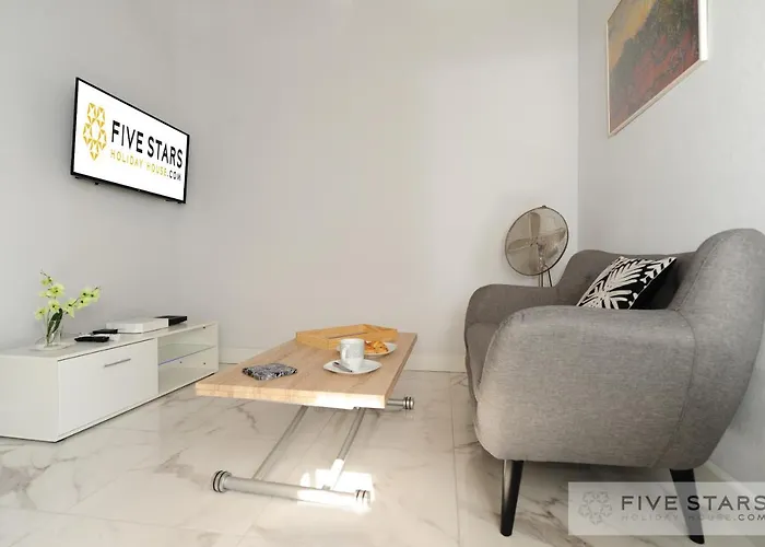 Gioia Five Stars House