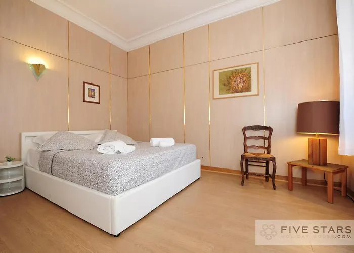 Gioia Five Stars House