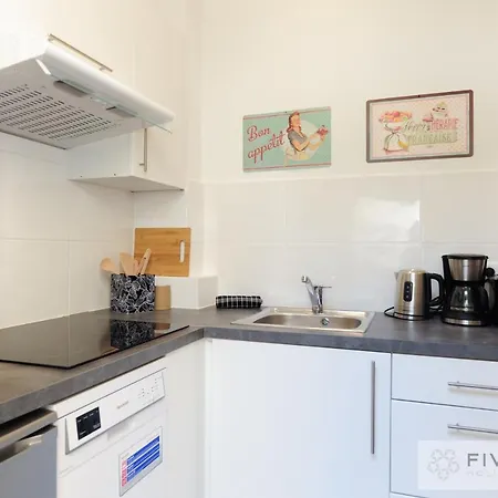 Gioia Five Stars House