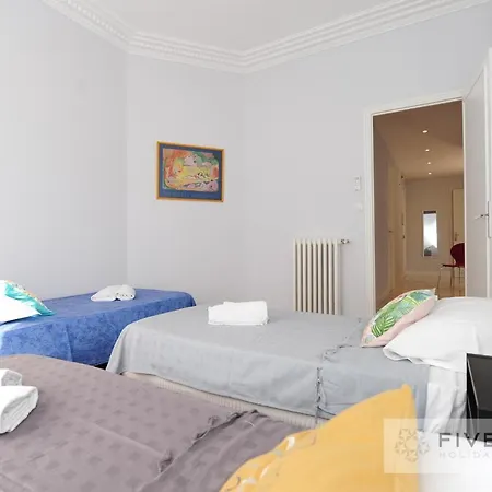 Gioia Five Stars House Apartmán