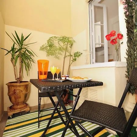 Gioia Five Stars House Apartmán *